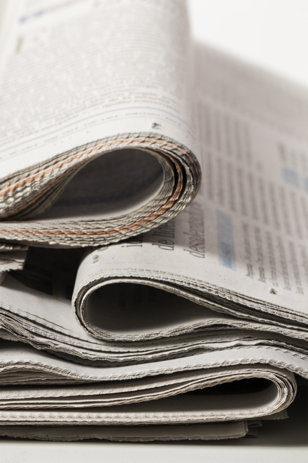 old-texture-newspapers-high-angle
                    